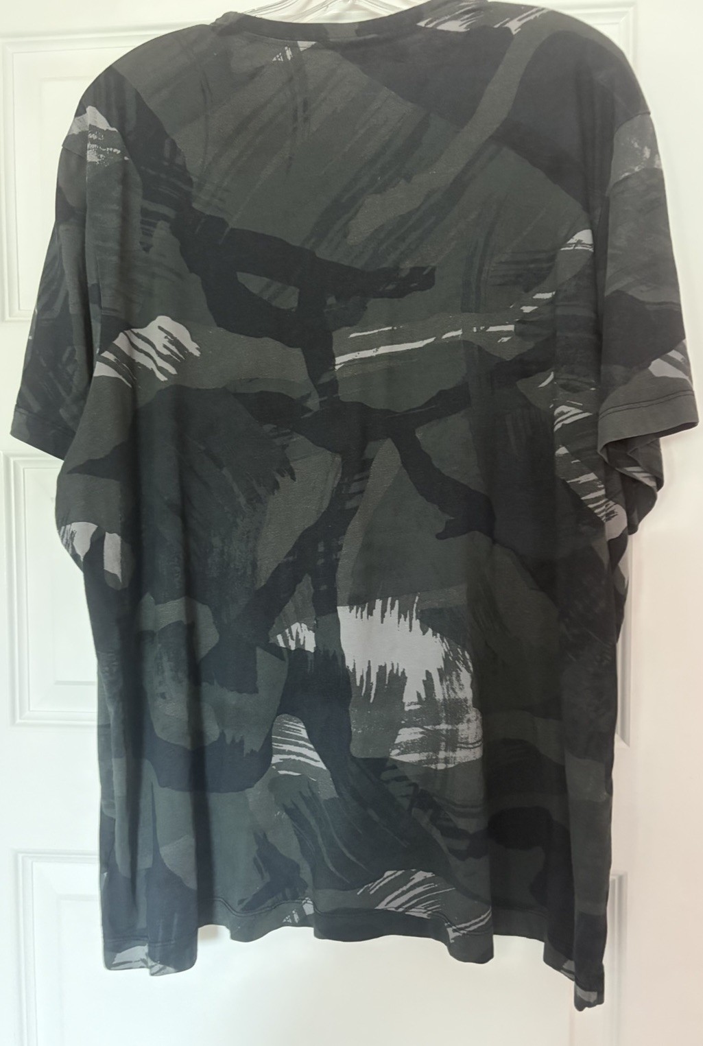 Nike Dri-FIT Cascade Brushstroke Camo Tee Men’s Black Gray Athletic Shirt 3XL gallery