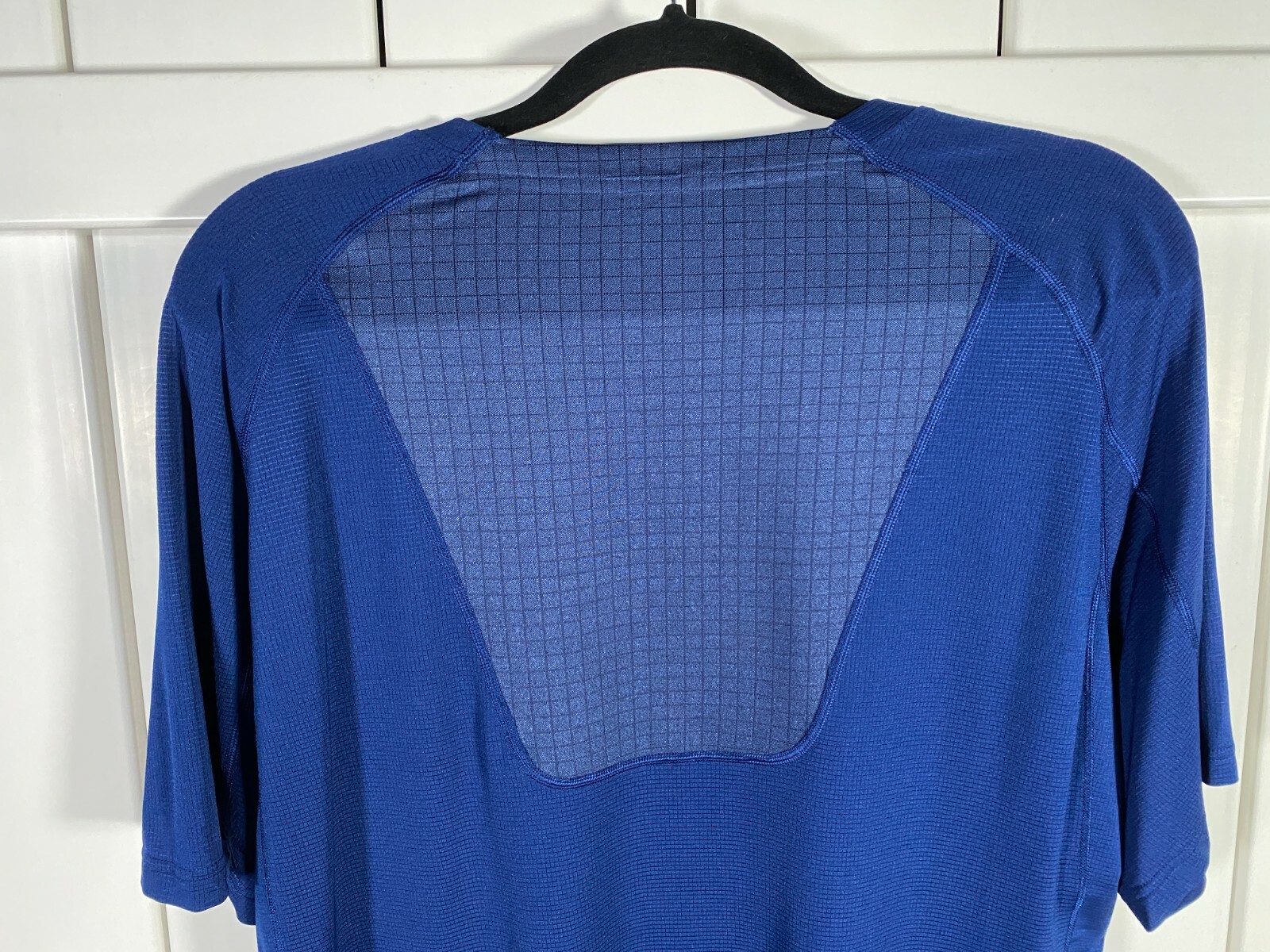 New - Nike - Workout/Training Shirt - Blue - Stretch - Unique Back Design - XXL gallery