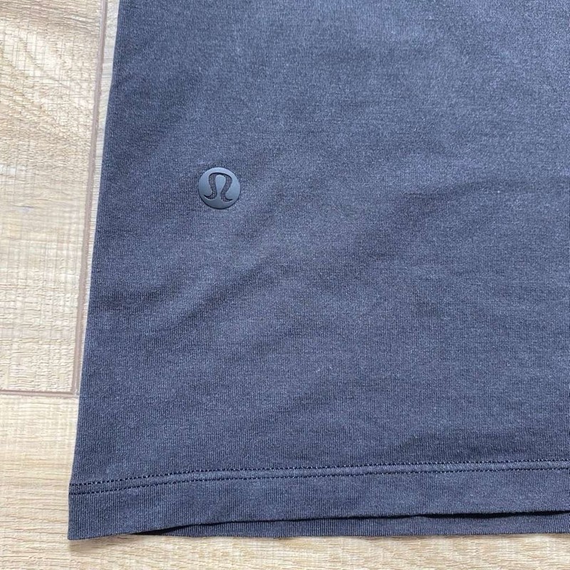 Lululemon Men's Crewneck Solid Basic Short Sleeve Short Black See Measurements gallery