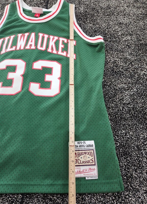 Kareem Abdul-Jabbar Bucks Mitchell & Ness 1970-71 HWC Swingman Jersey Sz Large gallery