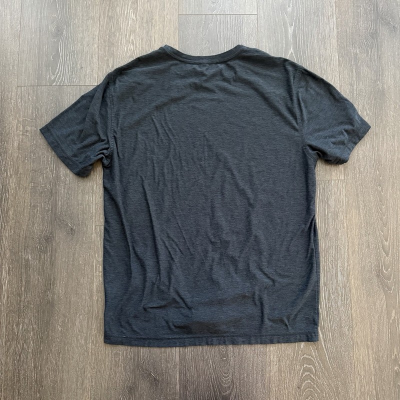Vuori Strato Tech Tee Mens Medium Heather Black Performance Stretch Athleisure gallery