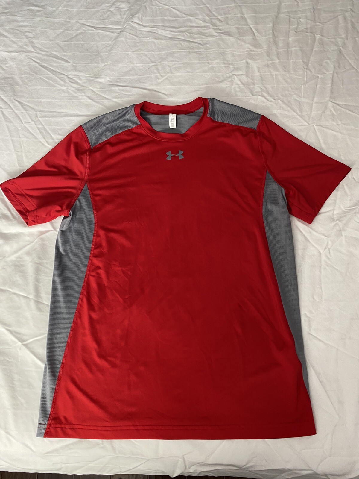 Men's Pre-Owned Under Armour Red and Gray Shirt Size Small gallery