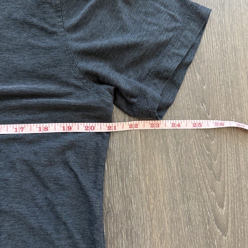 Vuori Strato Tech Tee Mens Medium Heather Black Performance Stretch Athleisure gallery
