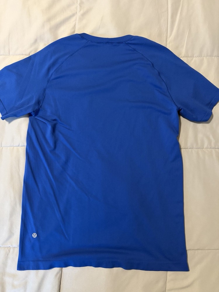 Lululemon Metal Vent Tech Men’s M Cobalt Blue Short Sleeve Shirt