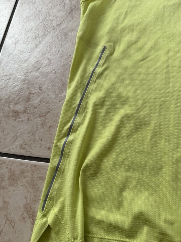 Lululemon Men's Fast and Free Sleeveless Performance Tank Top Medium Yellow Top gallery