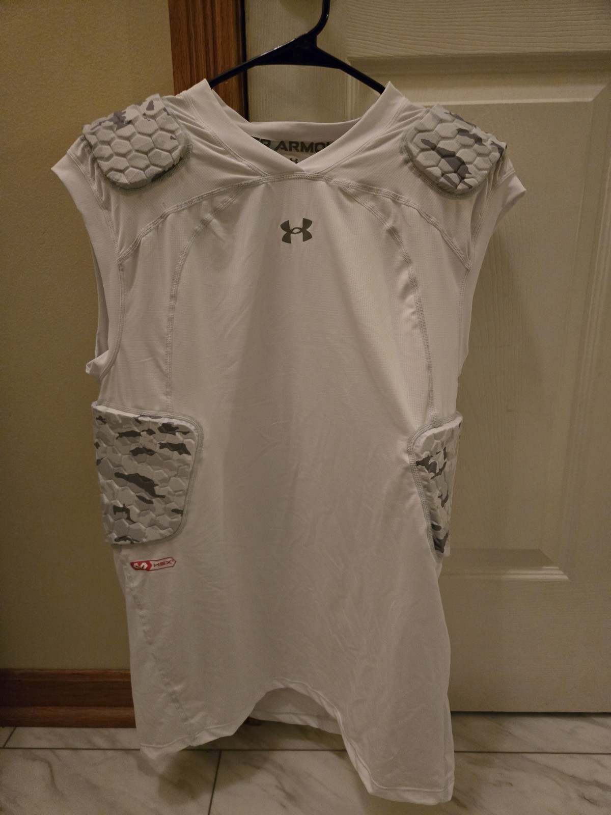 Under Armour Padded Compression Shirt Mens Size 2XL HeatGear Hex White Football gallery
