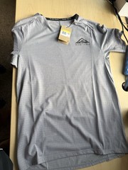 Nike Trail Running Shirt Men’s Size S Gray NWT DV9305-078