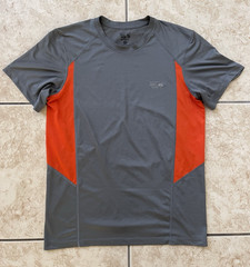 Mountain Hardwear Men’s Short Sleeve Medium Gray Adventure Climbing Ski Run Tee