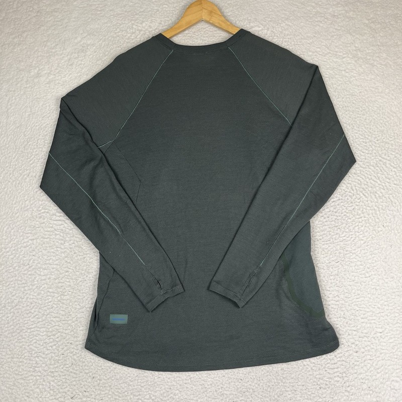 Lululemon Ventilated Hiking Shirt Long Sleeve Men Large Green Zip Pockets gallery