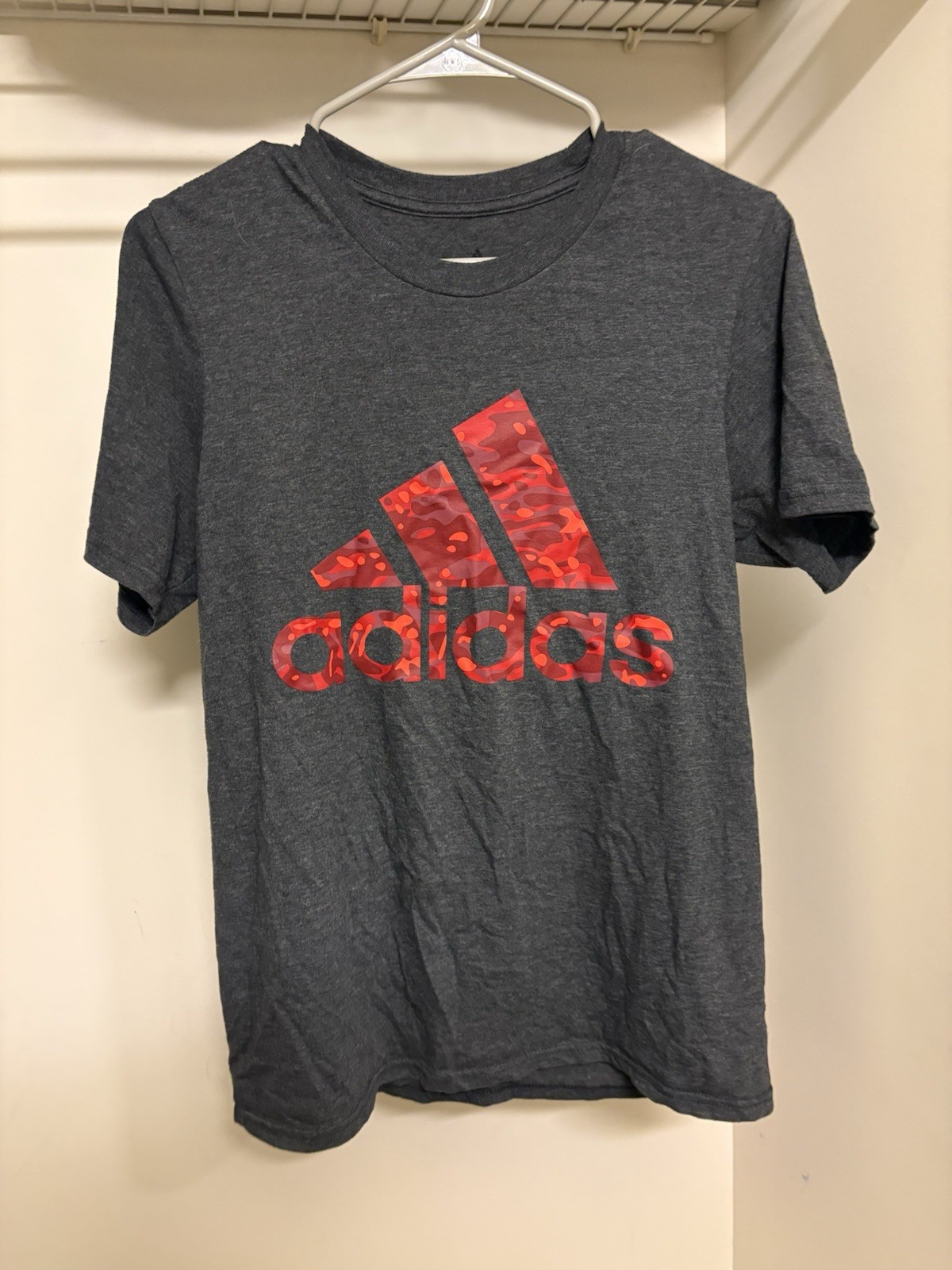 adidas Amplifier Tee Men’s S Gray/Red Logo Crew Neck Lightweight T-Shirt gallery