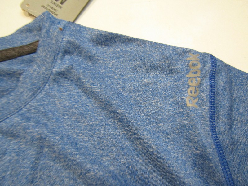 NWT Mens REEBOK Heathered Sky Blue Short Sleeve Athletic Shirt Size Medium gallery
