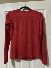 Reebok Play Dry Women’s Medium Long Sleeved Athletic Shirt Red Used