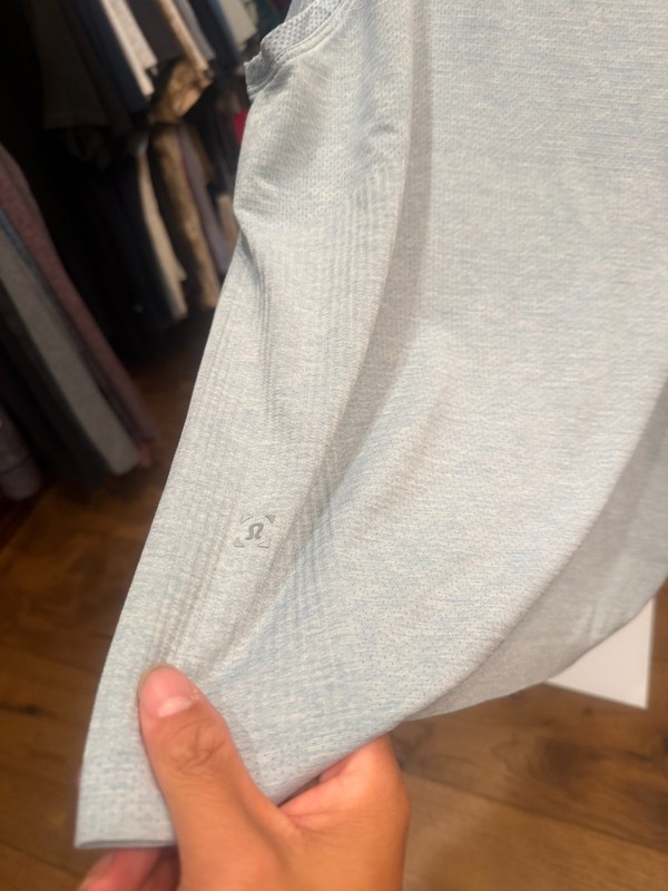 LOT OF 2 MEN'S LULULEMON METAL VENT TANK TOP SHIRTS SIZE MEDIUM M BLUE GREY gallery
