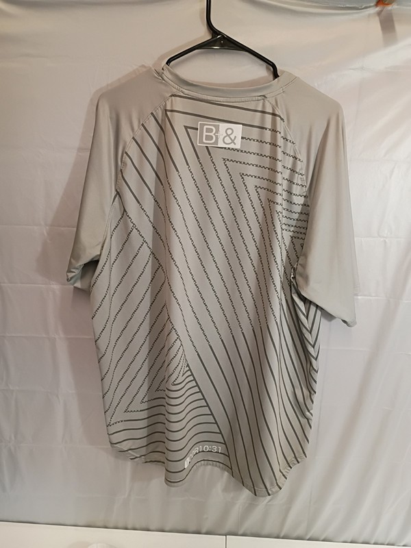 Under Armour Men's jersey Gray 3XL P2P 24 Length 30 /0354 gallery