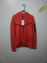 NEW!! Nike Tech Top & Bottom Brand New With Tags !!! SIZE M .CU4489-606