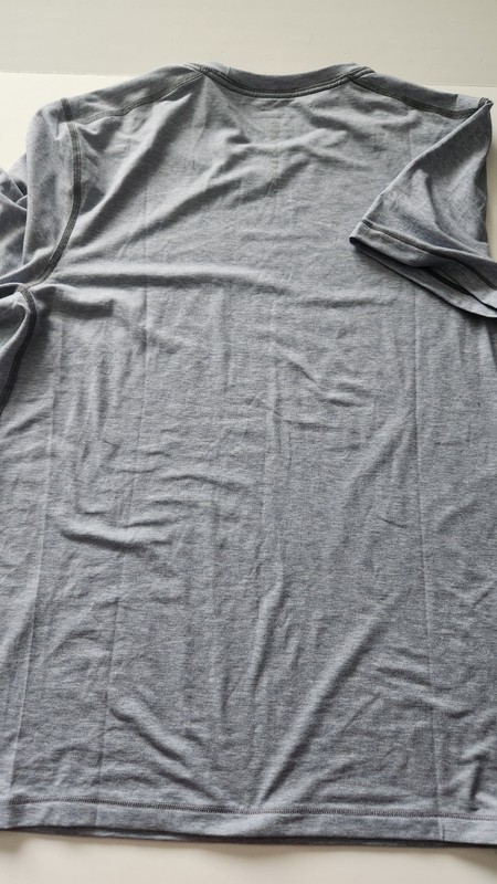 Solfire Tech Tee Medium Athleisure Performance Quick Dry NWT gallery