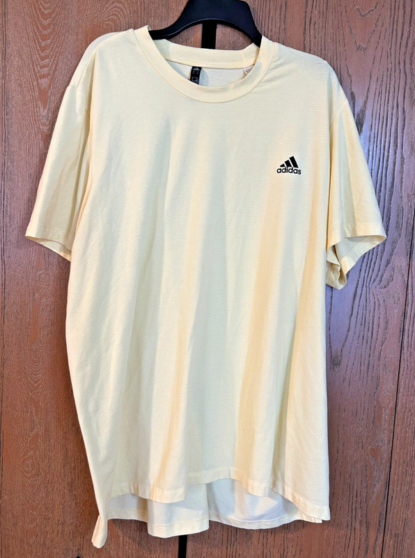 (5) MEN'S ADDIAS ASSORTED PERFORMACE SHIRTS - INCLUDES RUNNING, GOLF, ETC - 2XL gallery
