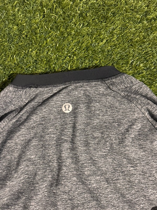 Lululemon Men's Engineered Warmth Long Sleeve Crew Heathered Gray M gallery