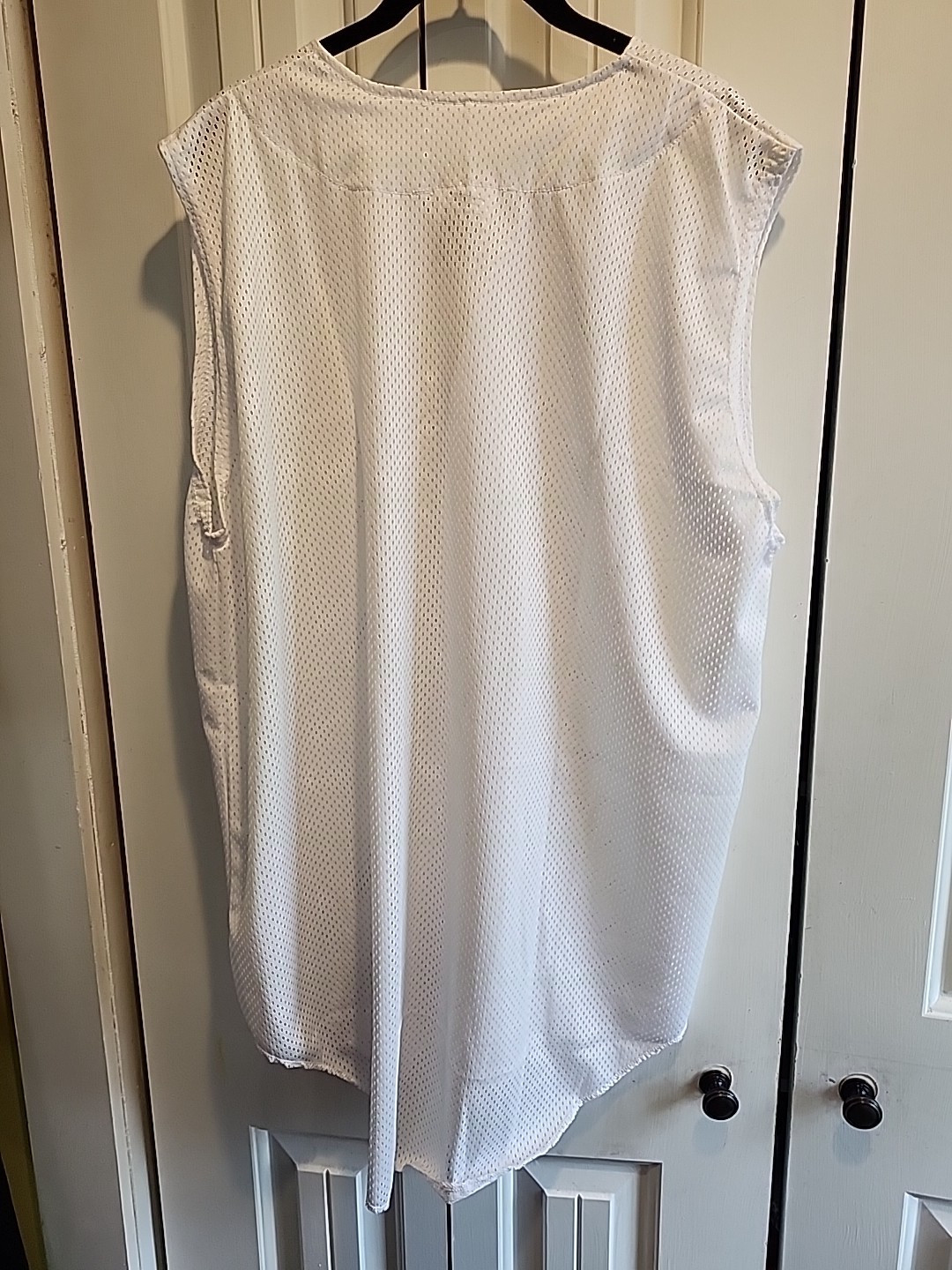 Mens Eastbay White Mesh Button Up Sleeveless Jersey Size XLarge gallery