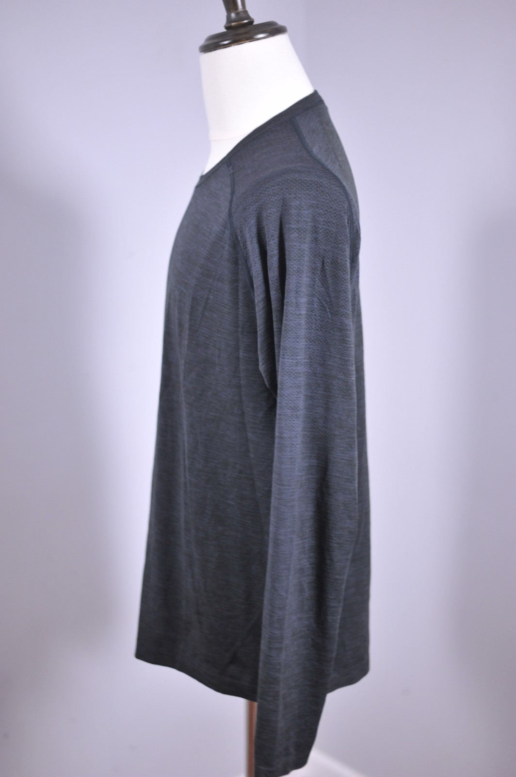 Lululemon Metal Vent Tech Long Sleeve Shirt Black Heather Men's XL gallery