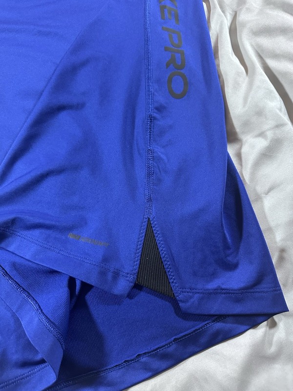 Nike Pro AeroAdapt Mens Medium Short Sleeve Training Top Royal Blue BV5510-455 gallery