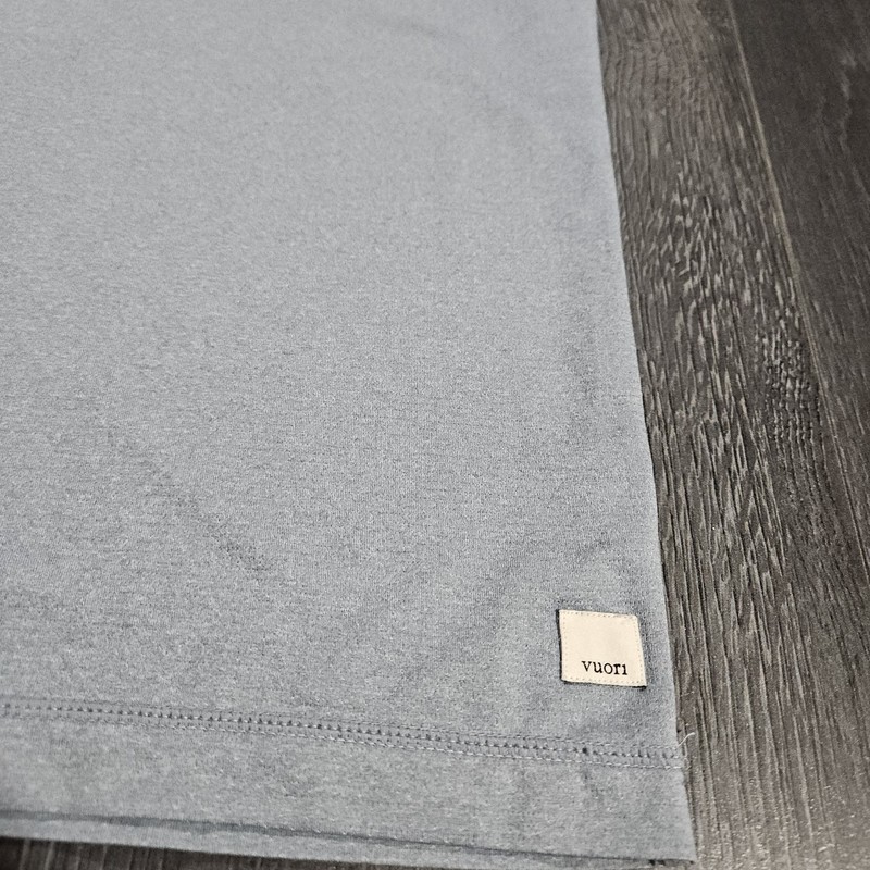 Vuori Tradewind Performance Tee Men XL Blue Stretch Pocket UPF Quick Dry Light gallery
