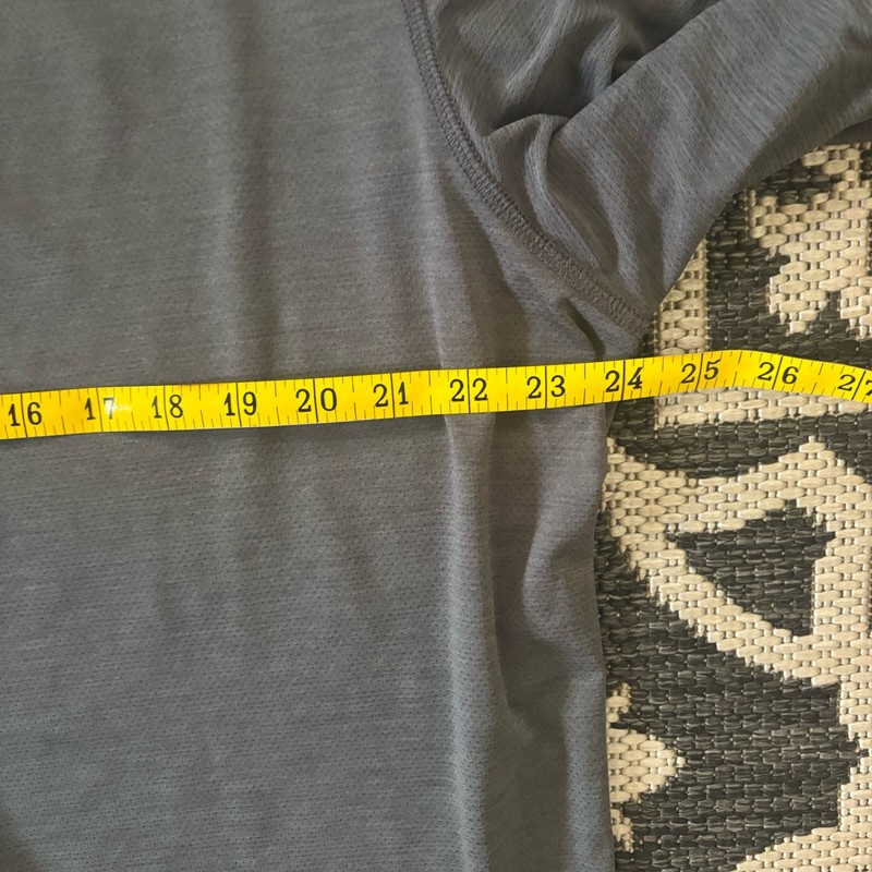 Ten Thousand Interval Versatile Shirt Mens XL Long Sleeve Gray Skull Gym gallery