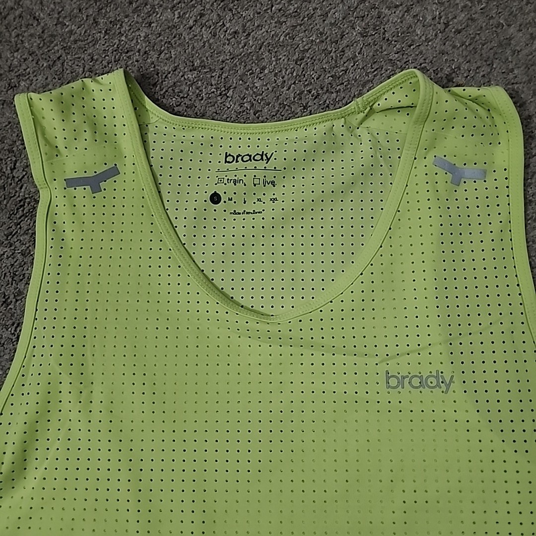 Brady Mens Train Lightweight Performance Perforated Running Shirt SMALL (P1) gallery