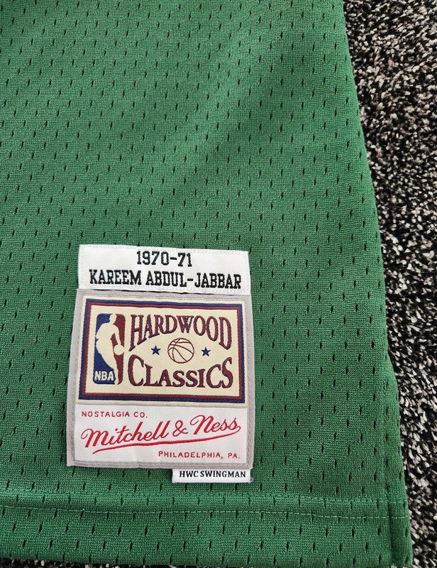 Kareem Abdul-Jabbar Bucks Mitchell & Ness 1970-71 HWC Swingman Jersey Sz Large gallery