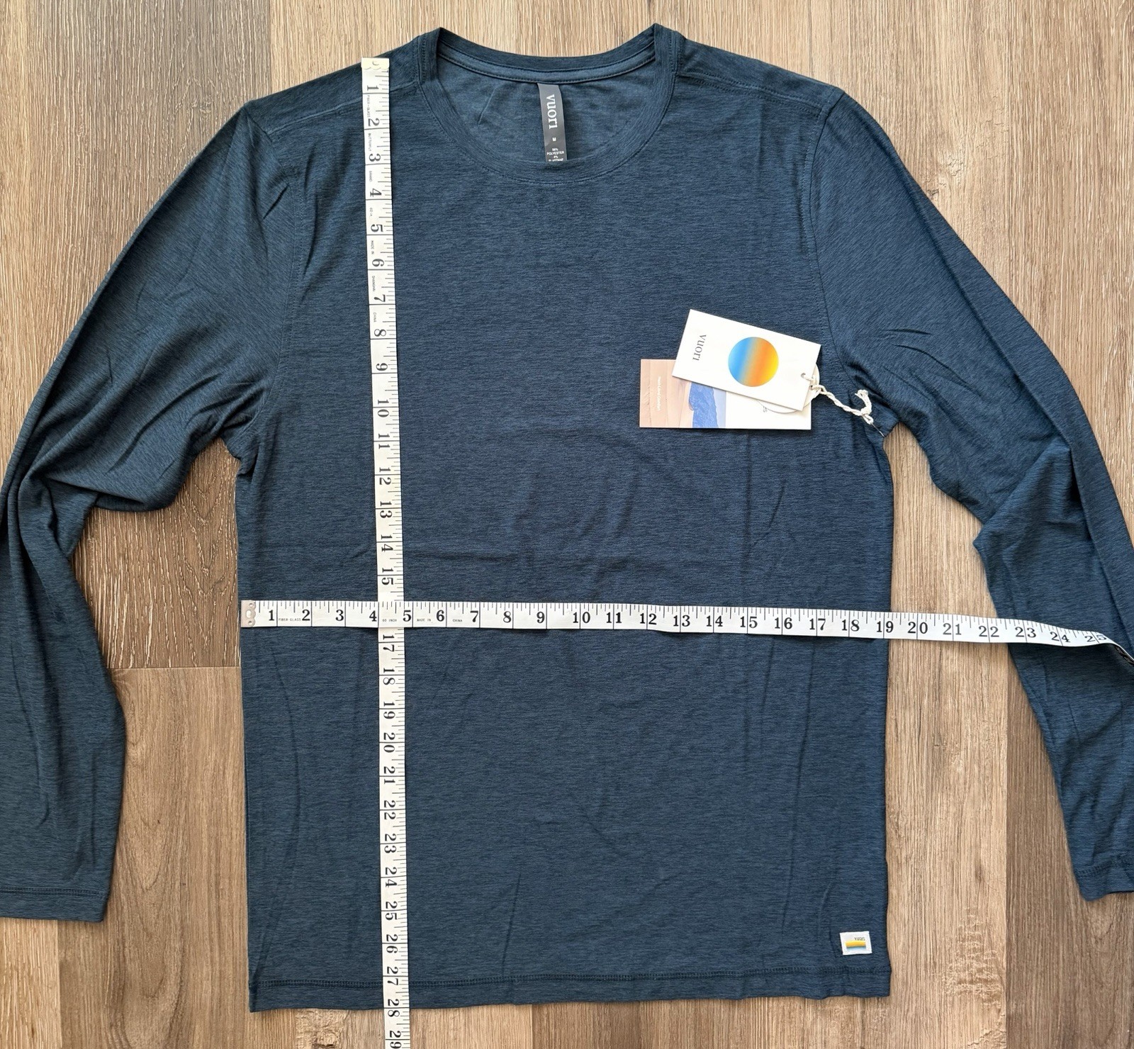 Vuori Long Sleeve Strato Tech Tee Navy Heather Men’s Sz Medium V178 NWT gallery