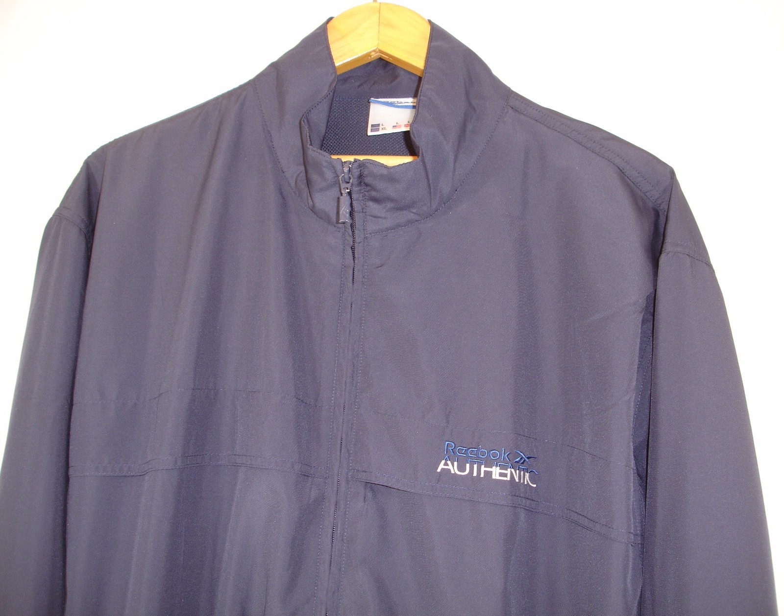 REEBOK AUTHENTIC MENS L DARK BLUE LIGHT BLUE STRIPE FULL ZIP TRACK TOP gallery