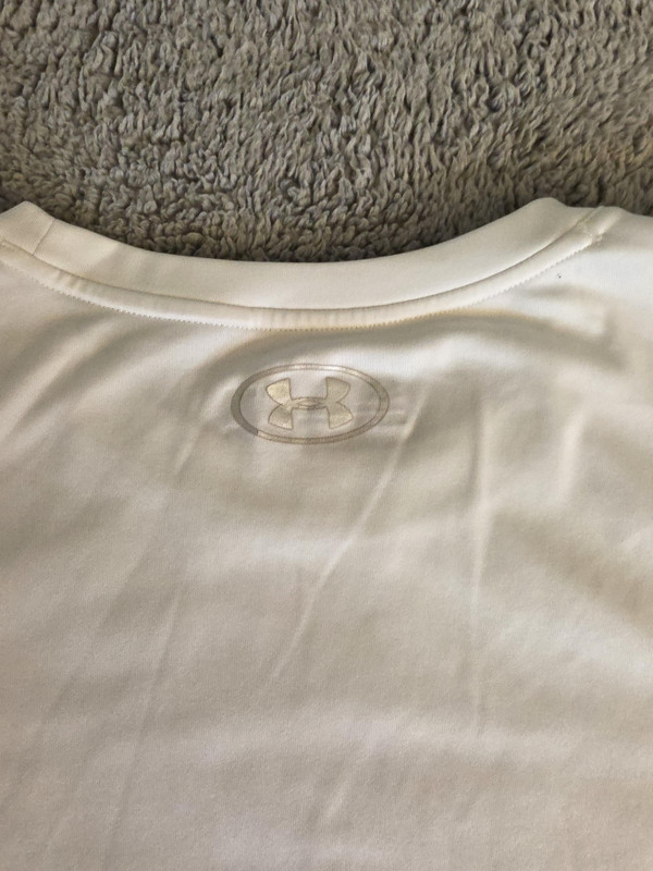 Under Armour Shirt Mens Medium White HeatGear Athletic Performance Loose Tee gallery