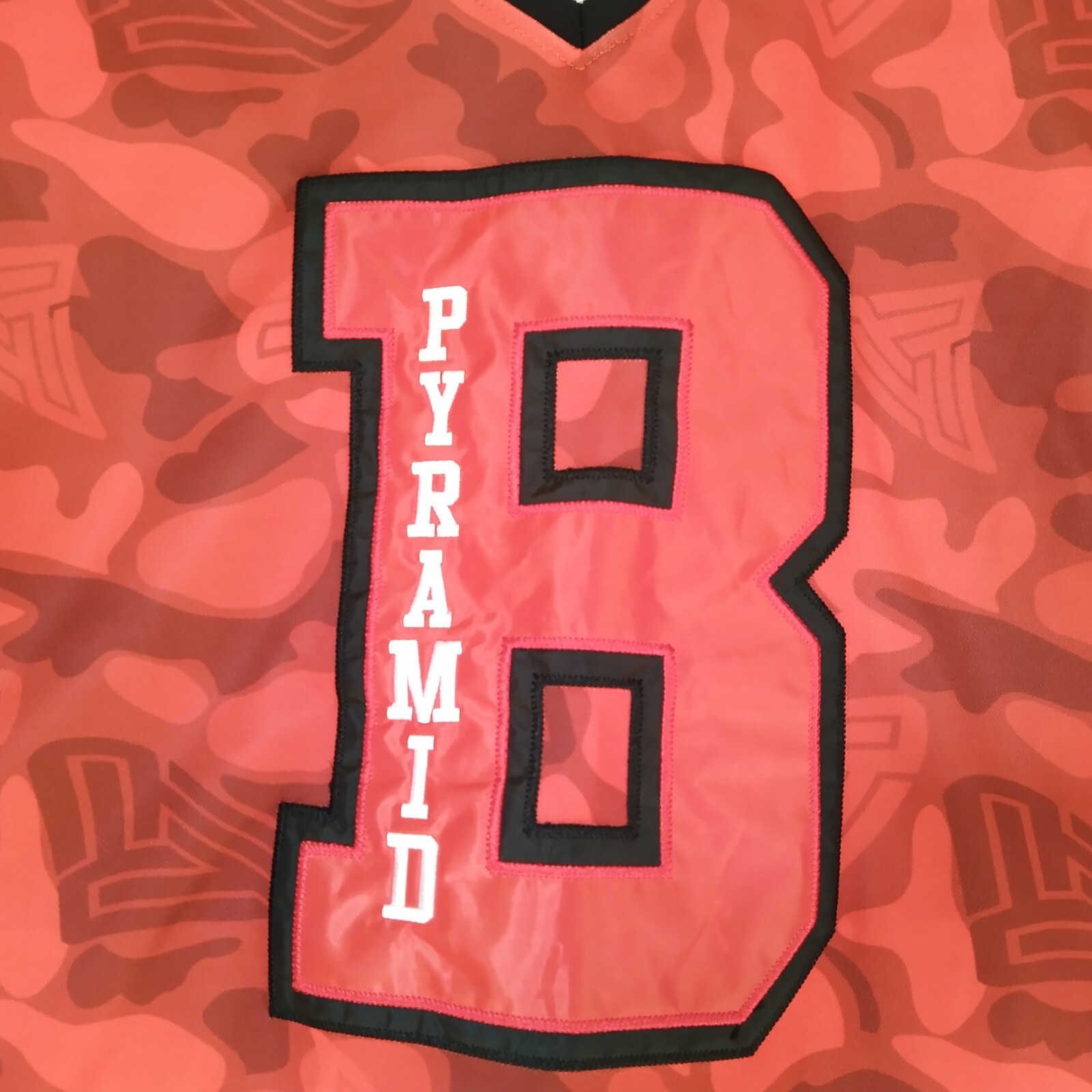 Black Pyramid XL Jersey 2017-2018 gallery