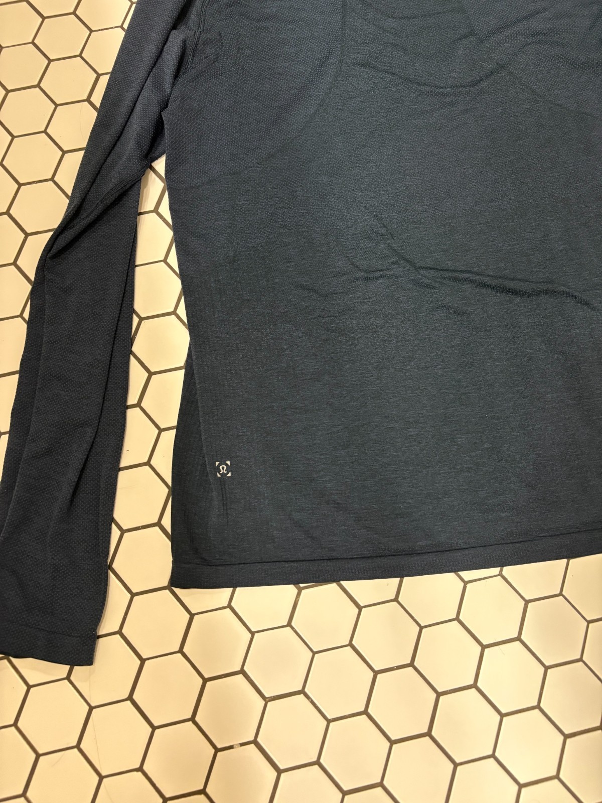Lululemon Metal Vent Tech Long Sleeve Shirt Mens 2XL Blue Performance Active Gym gallery