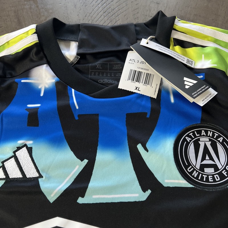 Fan Jersey 2023 Third Jersey Atlanta with Graffiti Design Size XL NWT gallery
