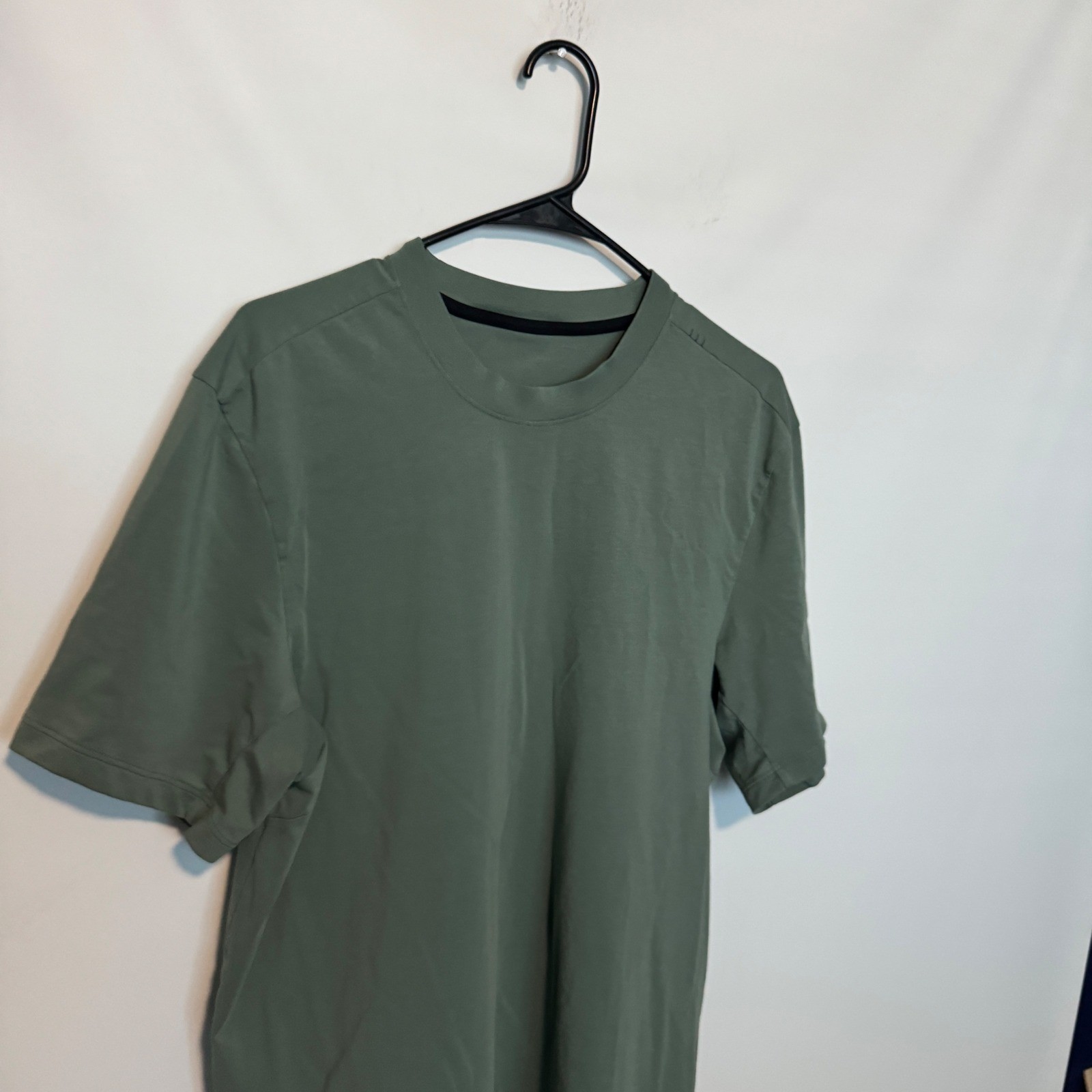 Lululemon Zeroed In Shirt Mens Medium Green Short Sleeve Crew Neck Performance gallery