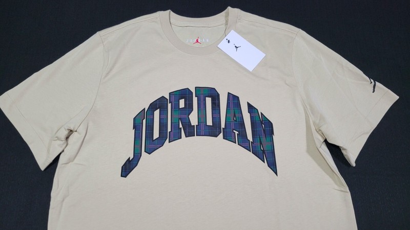 Nike Air Jordan Essentials Holiday Men's T-Shirt DV1433 206 Rattan Beige gallery