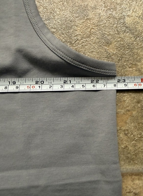Kenneth Cole Active Tech Muscle Tank - Size Large - Grey - NWT gallery