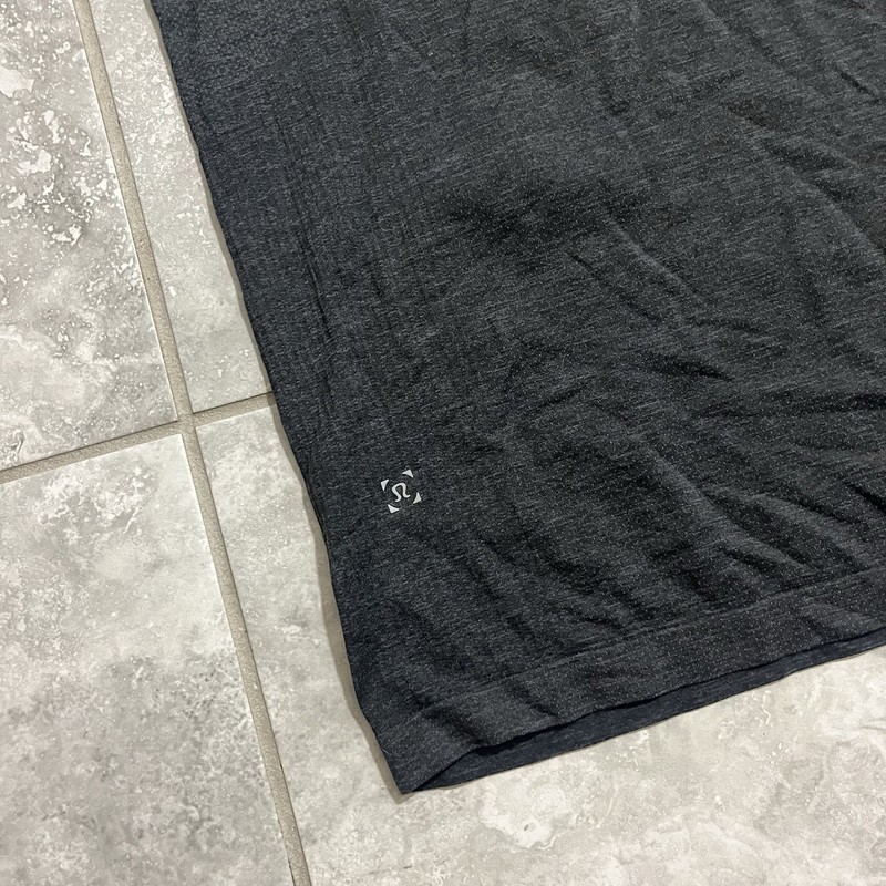Lululemon Metal Vent Tech Short Sleeve T Shirt Performance Tee Charcoal Mens M gallery
