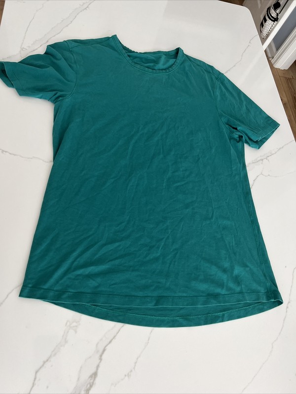 Lululemon Mens M 5 Year Basic Tee Shirt Short Sleeve Green Solid gallery