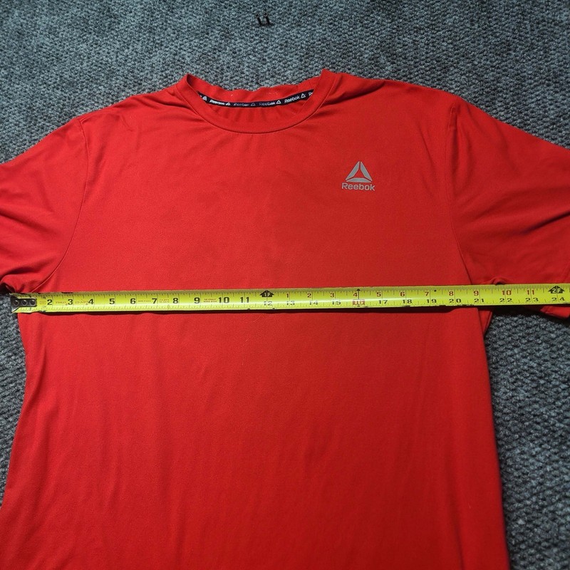 Reebok Men's Medium Delta Core Tshirt Red Athletic Moisture Wicking gallery