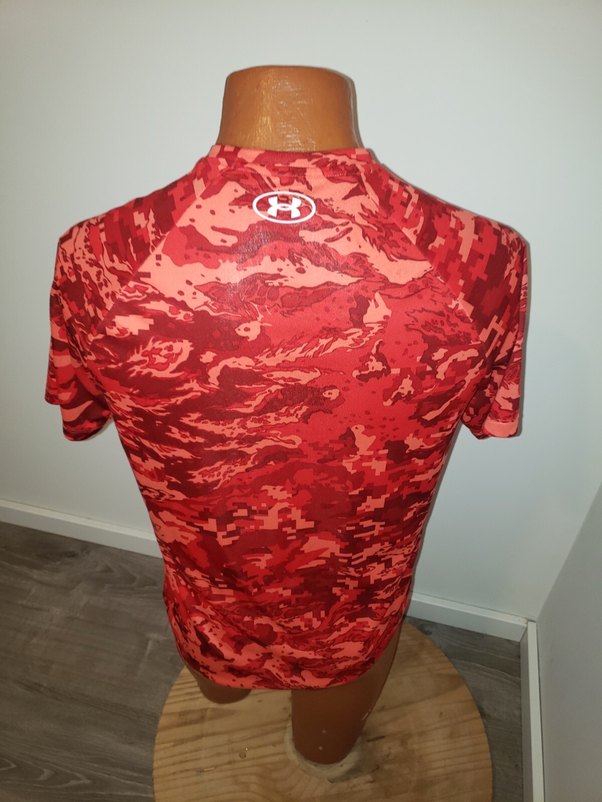 (Small) Mens Under Armour T Shirt Red Camo Heat Gear Logo Tee Camoflauge gallery