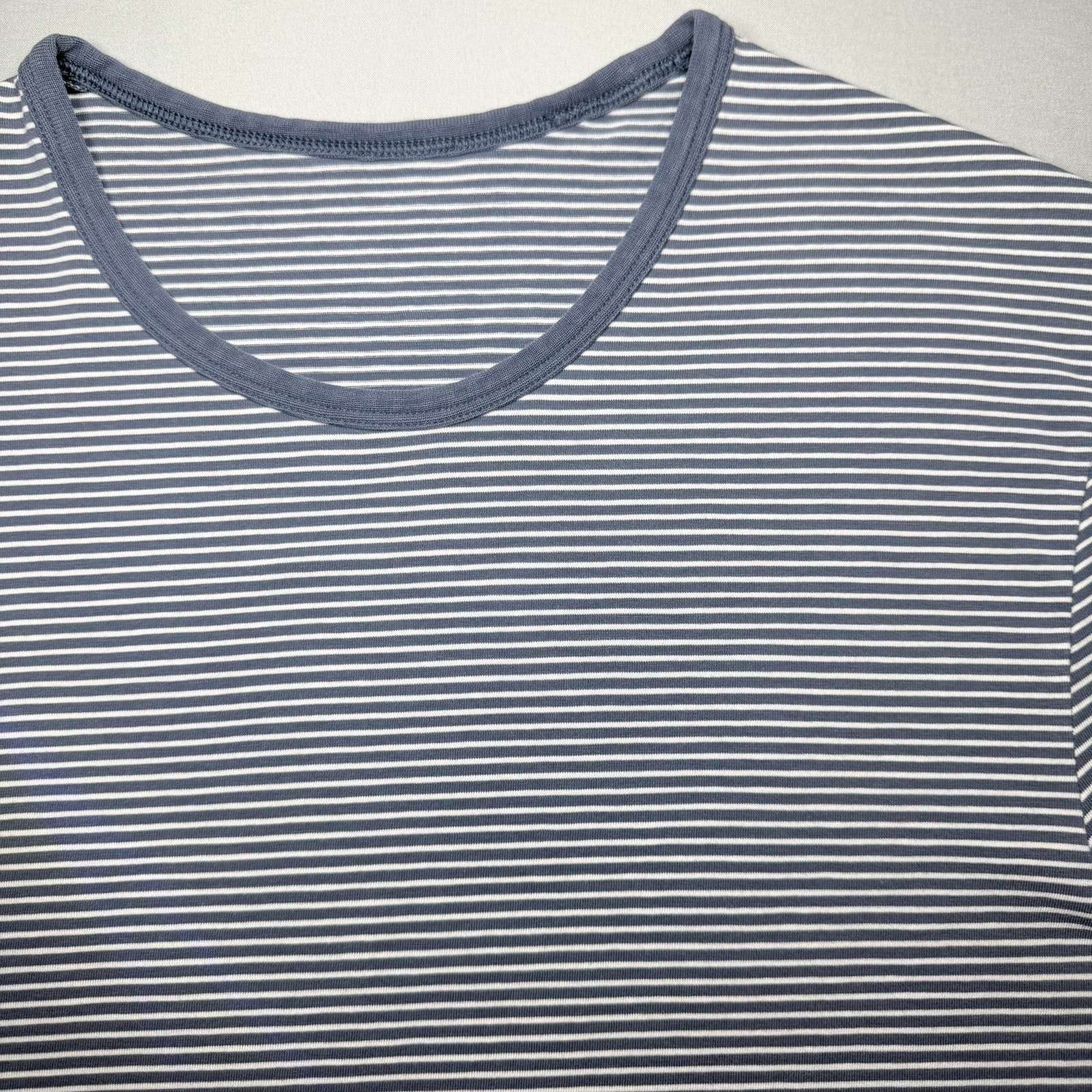 Lululemon 5 Year Basic Tee Mens Size M Gray/Blue Nautical Micro Striped Vitasea gallery