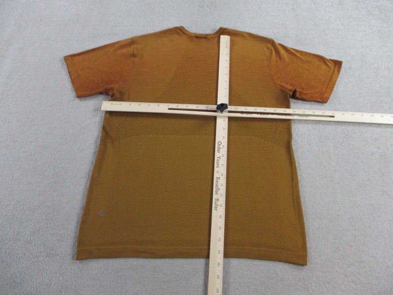 Lululemon Shirt Mens Medium Brown Performance Breathable Crewneck Active Gym Tee gallery