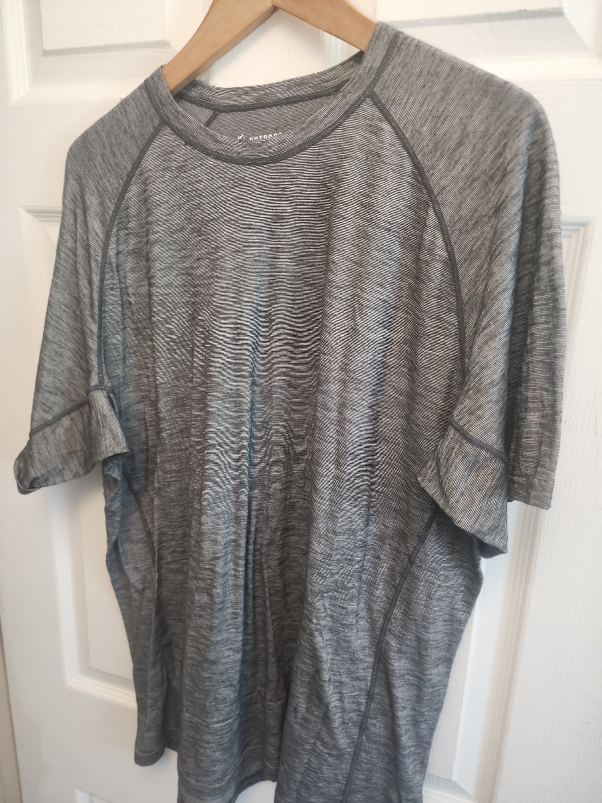 OUTDOOR VITALS Men's TERN ULTRALIGHT Merino Wool Tshirt Graphite 2XL XXL Read gallery
