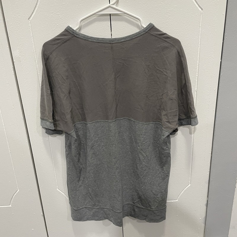 Lululemon Grey Two Toned Short Sleeve Size Medium gallery