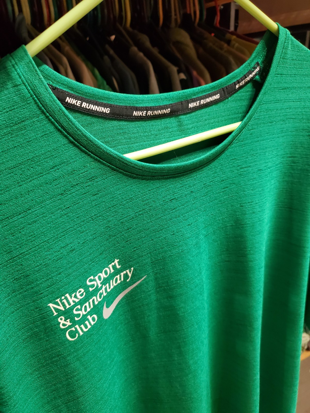 NIKE RUNNING SANCTUARY CLUB Green Dri FIt " PEACE AT OUR PACE " Size XL T Shirt gallery