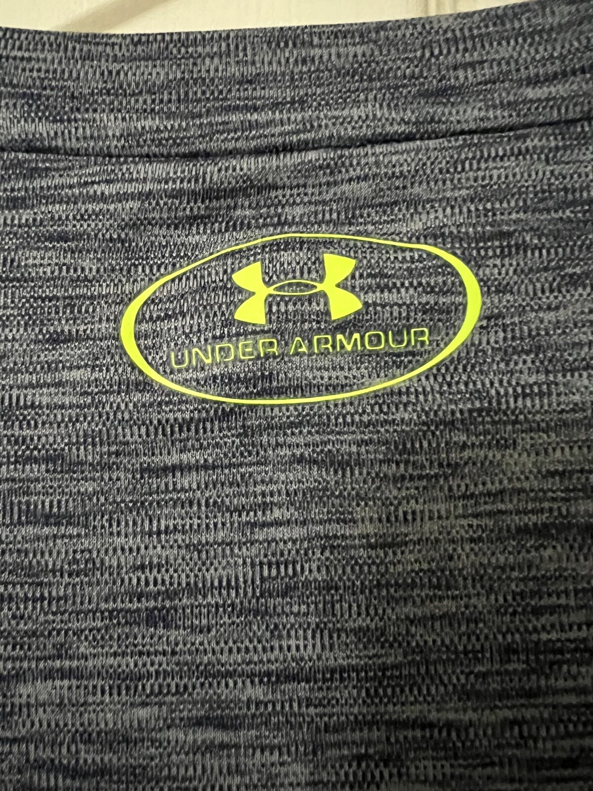 Under Armour Heatgear Loose Short Sleeve Mens Large L Gray Grey EUC gallery