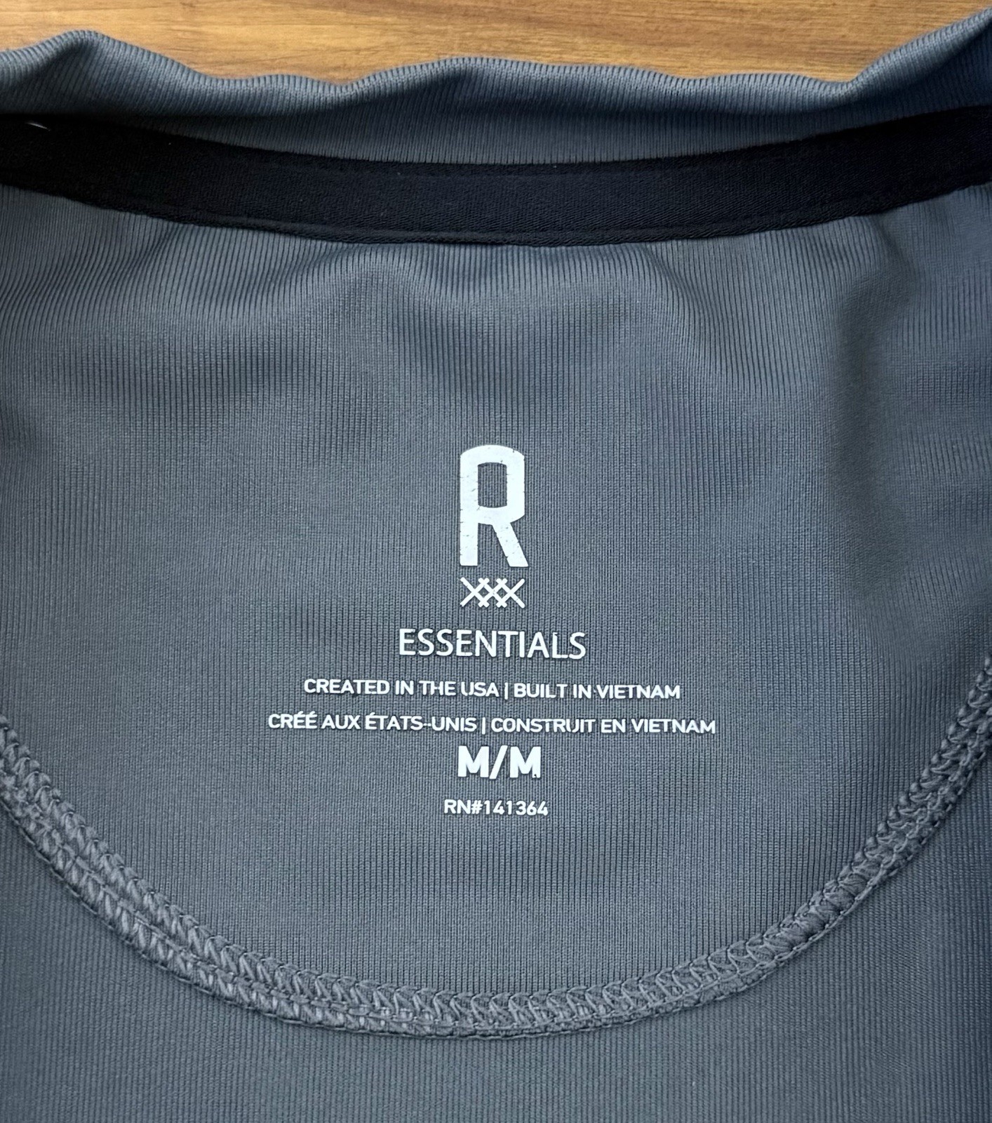 Rhone Essentials Performance Long Sleeve Crew Shirt Men's Medium Gray Excellent! gallery