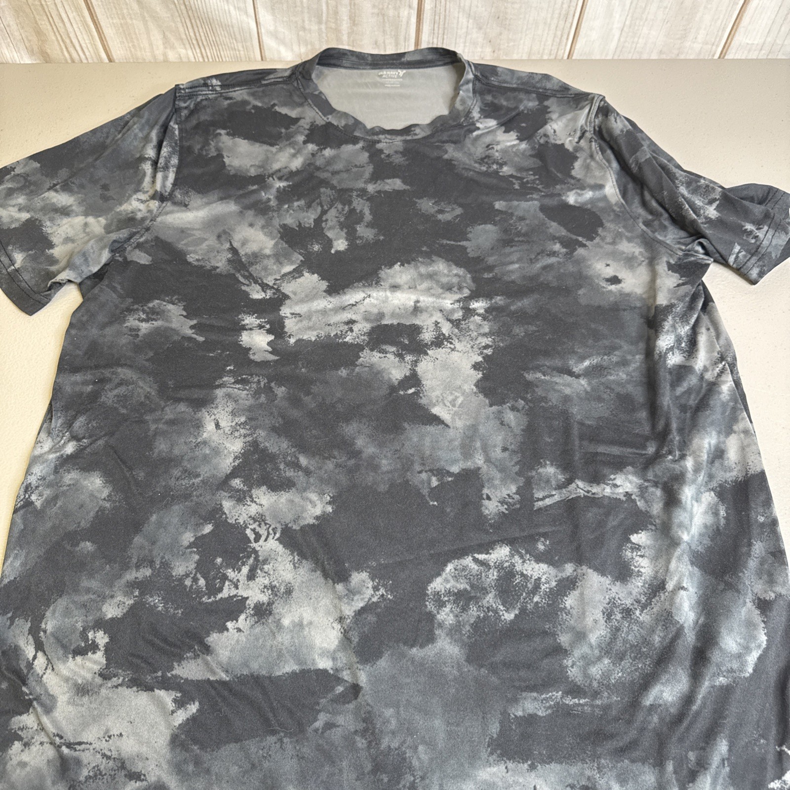 Old Navy Active Men’s CloudMotion T Shirt Tee LT Large Tall Black Gray Camo gallery